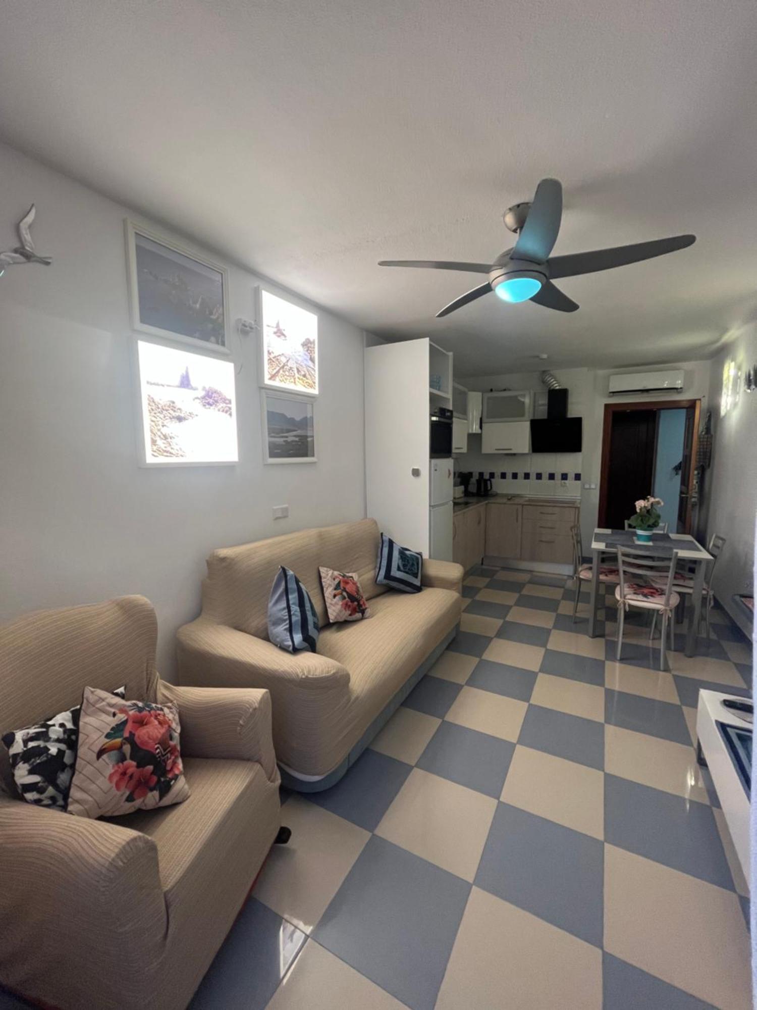 Fantastisches Apartment Am Meer Roquetas de Mar Exteriör bild